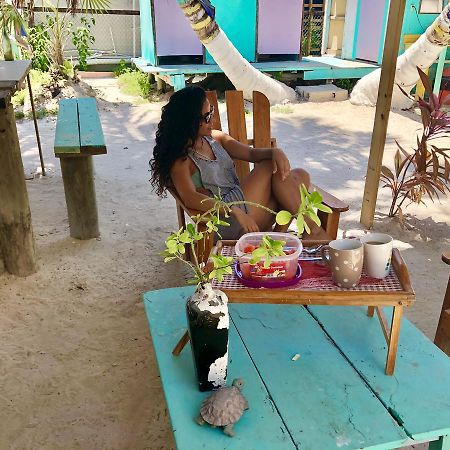 Tropical Oasis Hostel Caye Corker ภายนอก รูปภาพ