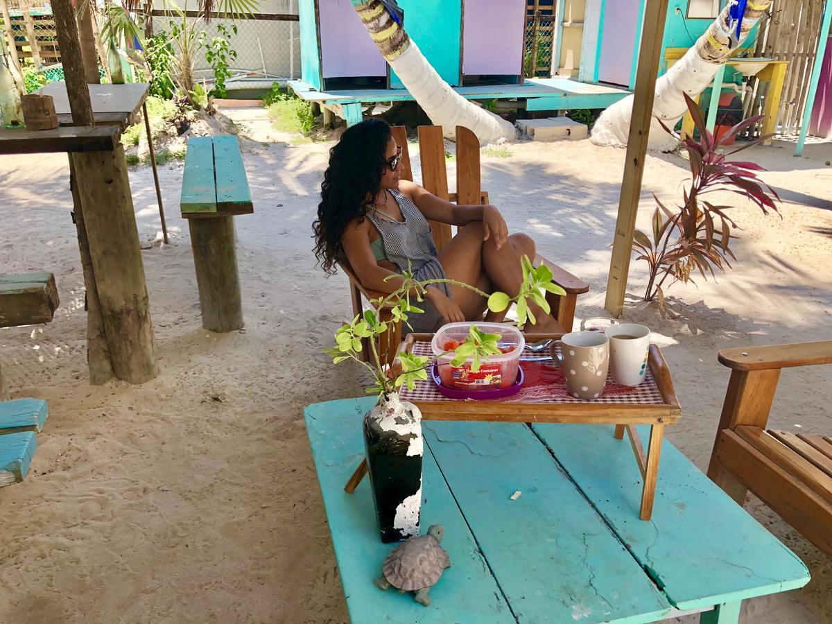 Tropical Oasis Hostel Caye Corker ภายนอก รูปภาพ