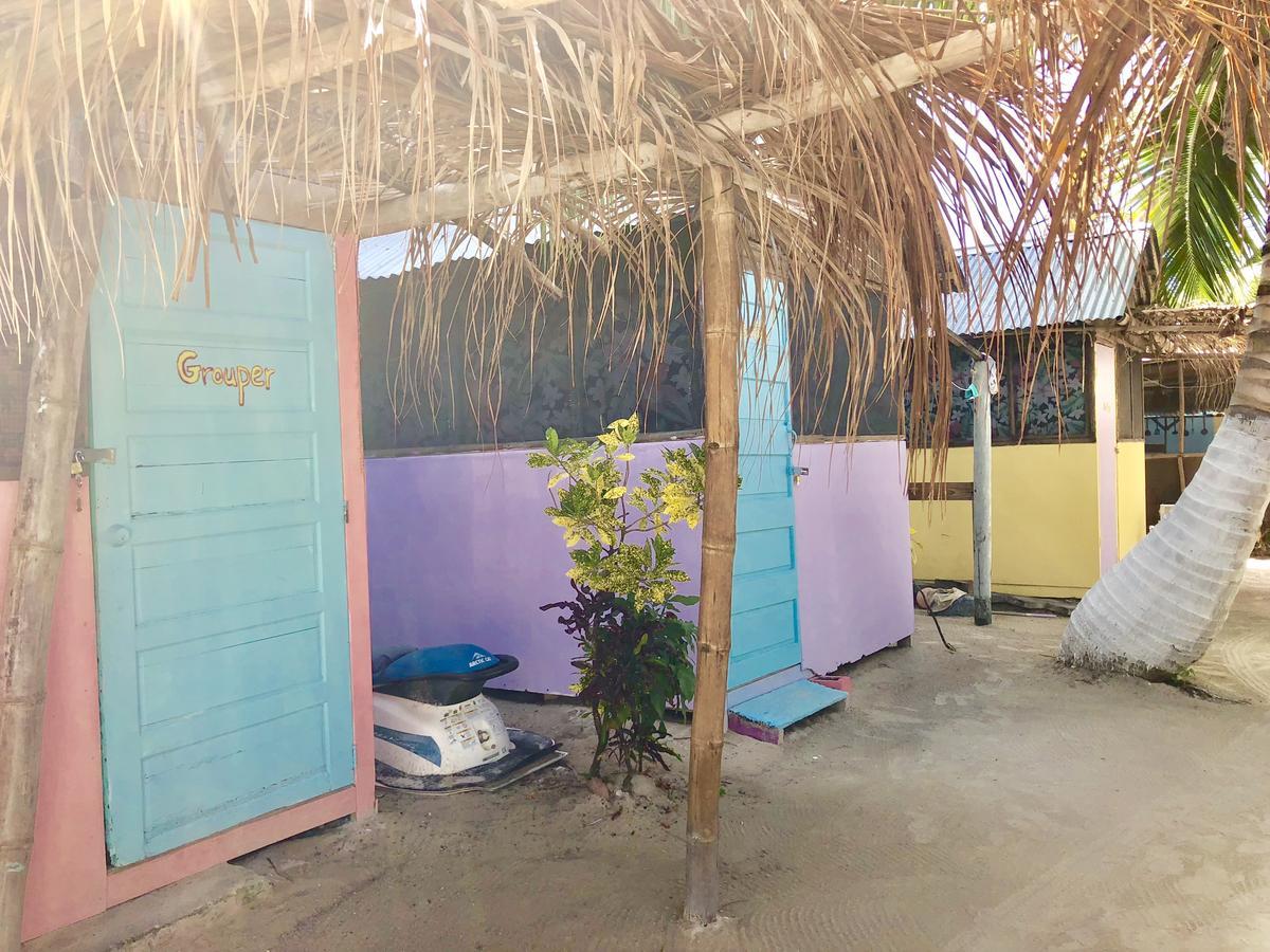 Tropical Oasis Hostel Caye Corker ภายนอก รูปภาพ