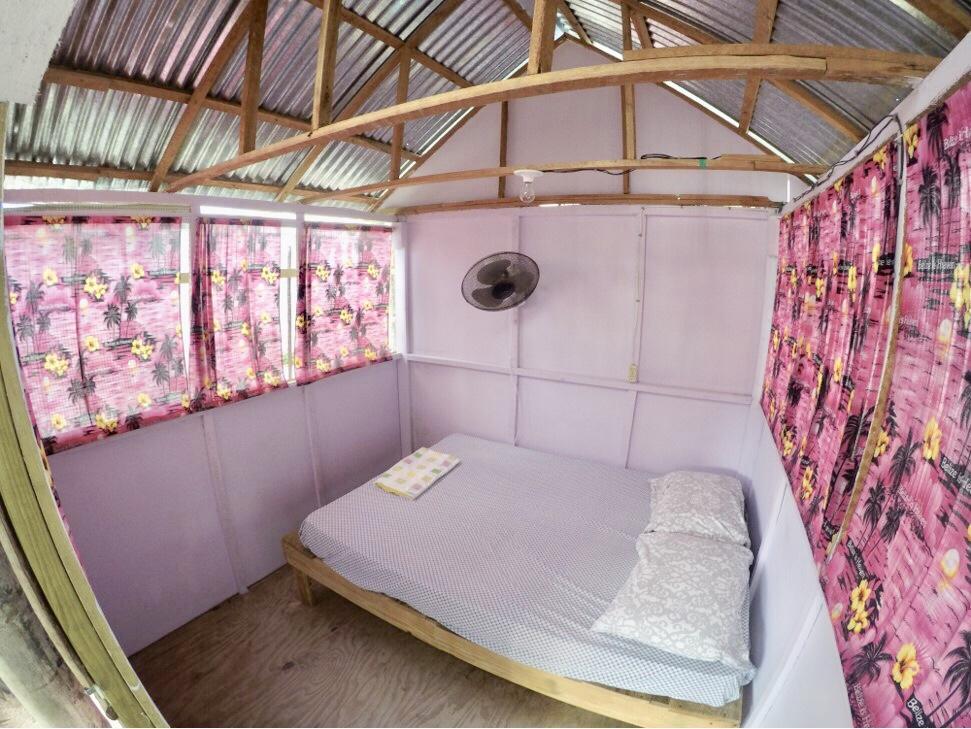 Tropical Oasis Hostel Caye Corker ภายนอก รูปภาพ